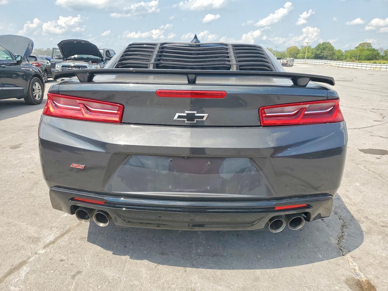2018 Chevrolet Camaro Ss - Image 6