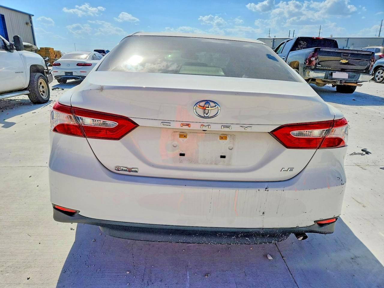 2018 Toyota Camry Le - Фото 6