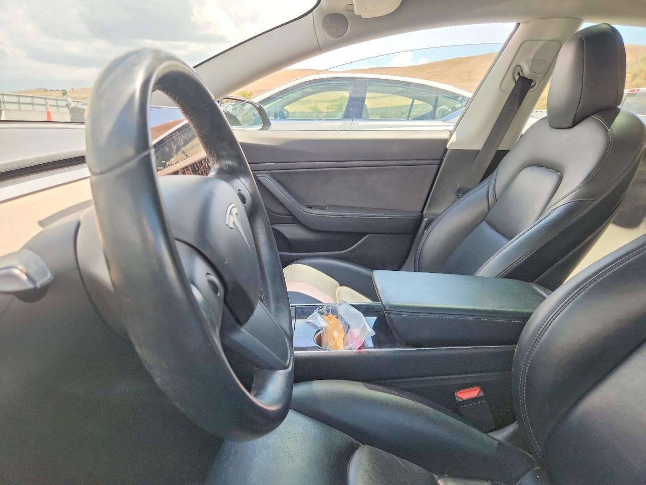 2018 Tesla Model 3 - Фото 7