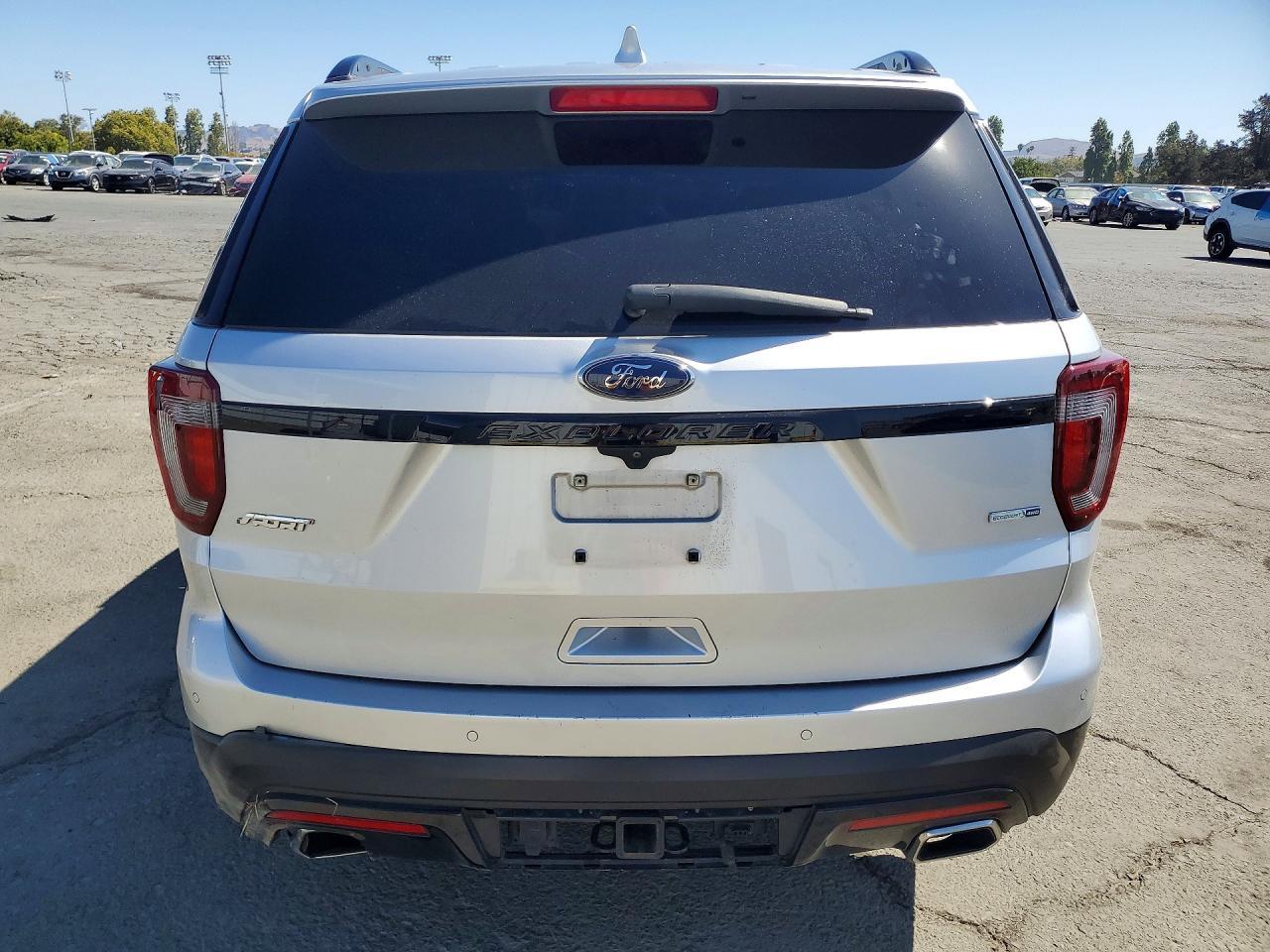 2016 Ford Explorer Sport - Image 6