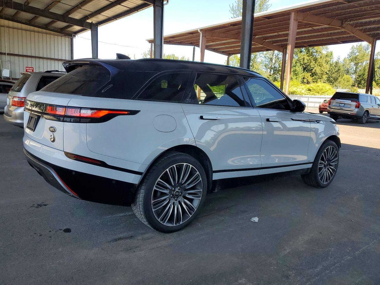 2018 Land Rover Range Rover Velar R-Dynamic Se - Image 3