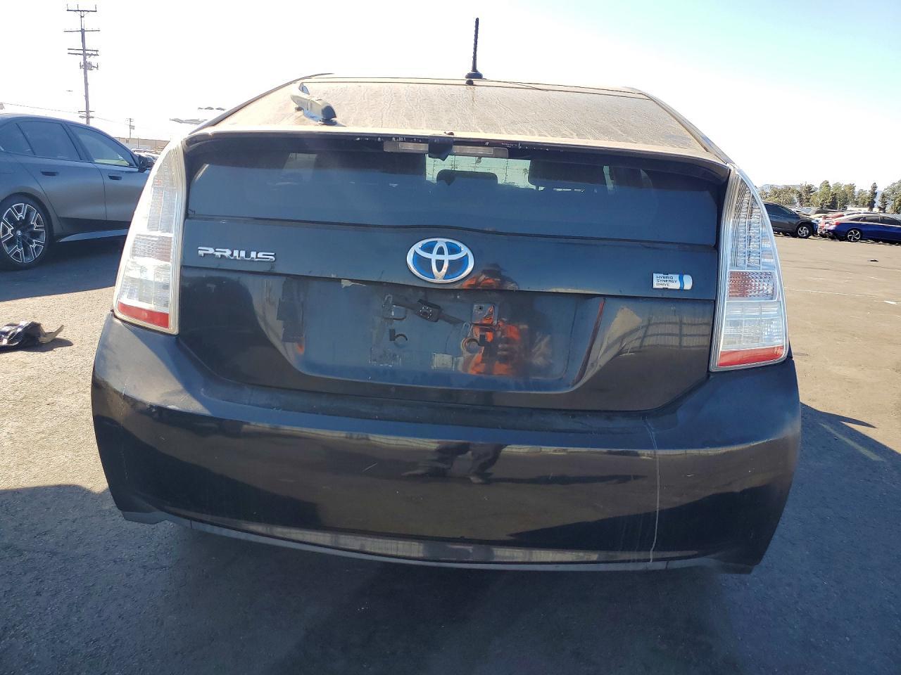2011 Toyota Prius Two - Фото 6