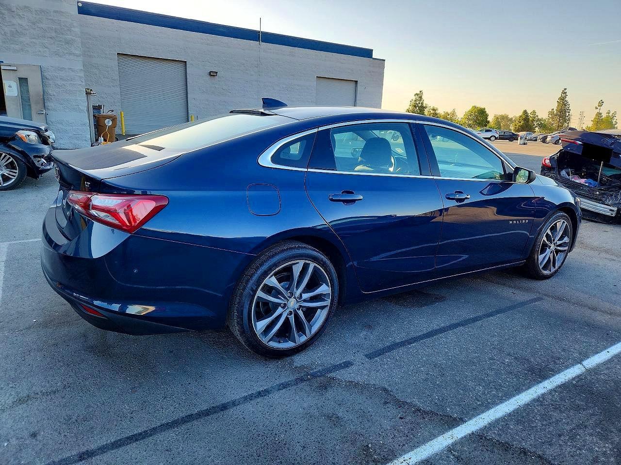 2022 Chevrolet Malibu Lt - Фото 3