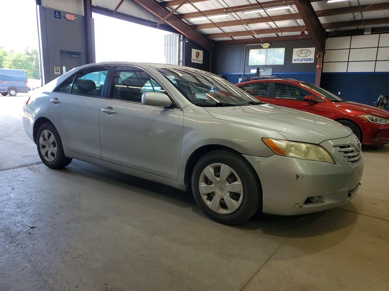 2007 Toyota Camry Le - Image 4