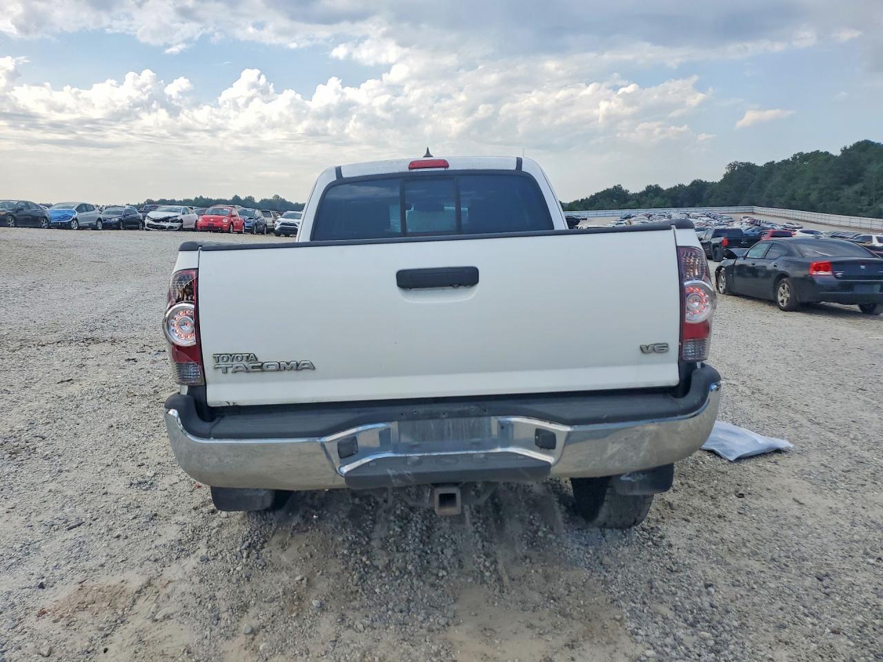 2014 Toyota Tacoma V6 - Image 6