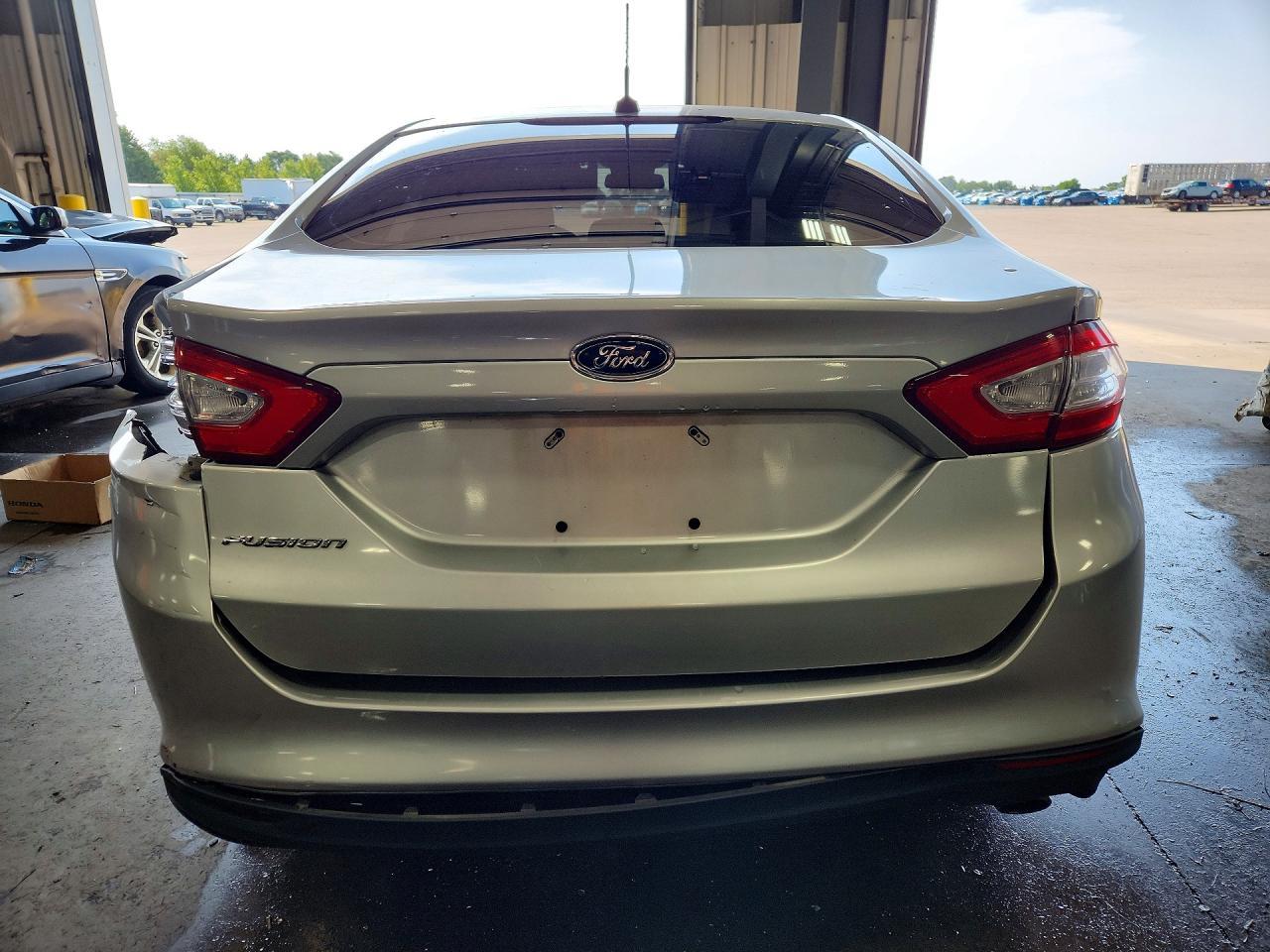 2014 Ford Fusion S - Фото 6