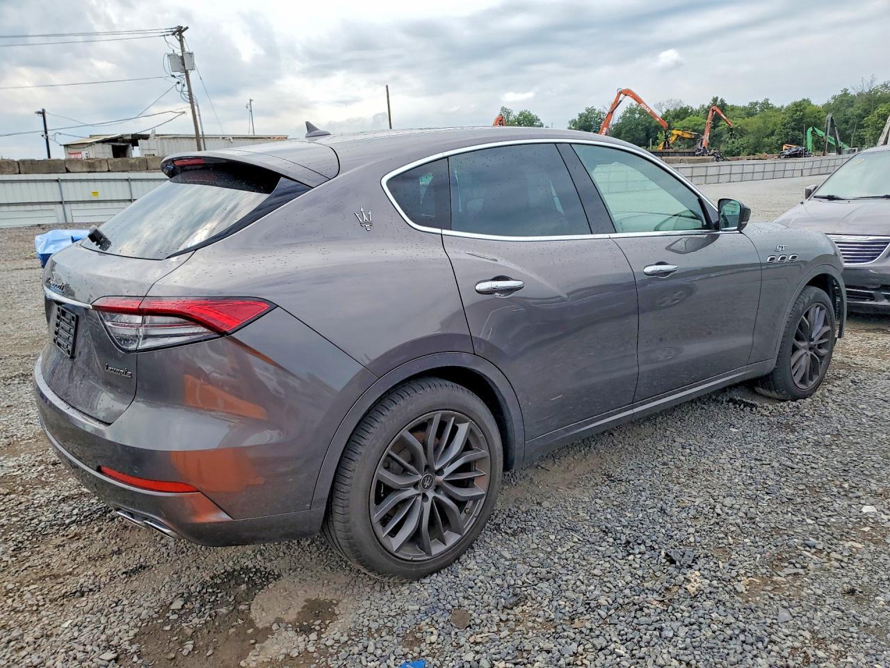 2024 Maserati Levante Modena - Image 3