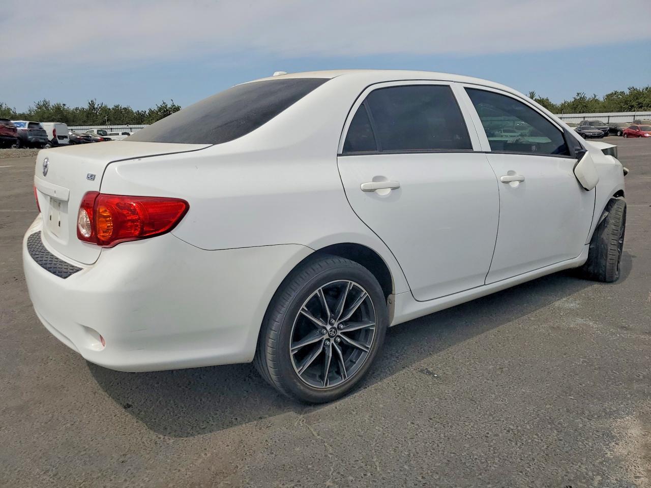 2009 Toyota Corolla Le - Фото 3