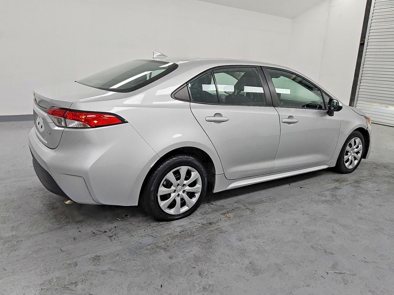 2023 Toyota Corolla Le - Фото 3