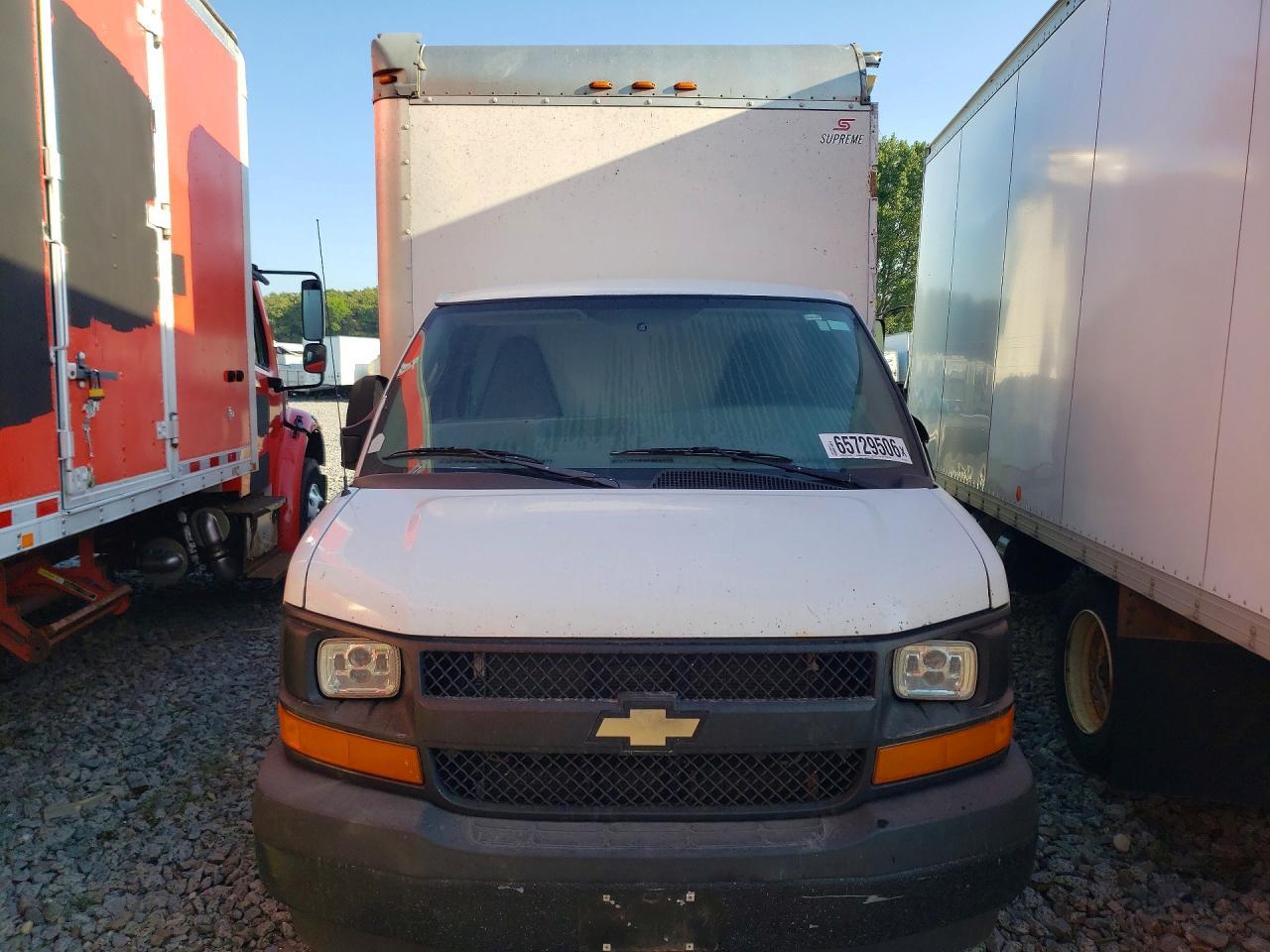 2017 Chevrolet Express G3500 - Image 5