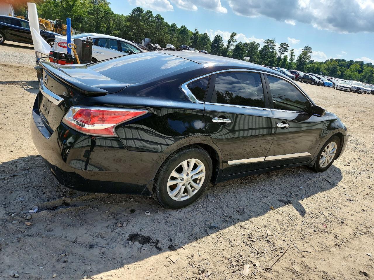 2015 Nissan Altima 2.5 S - Фото 3