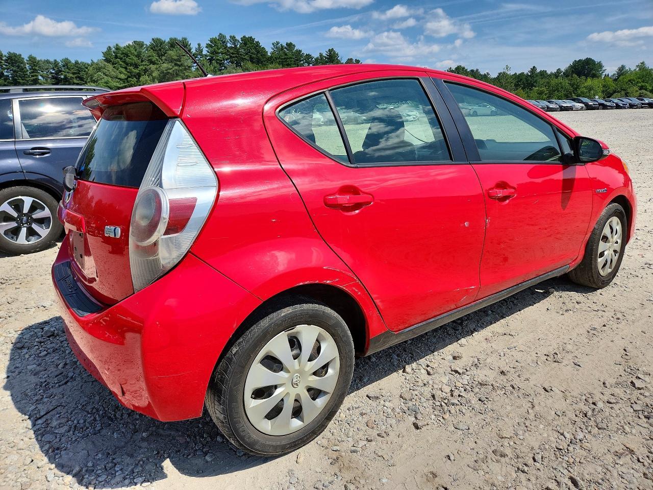 2014 Toyota Prius C Two - Фото 3