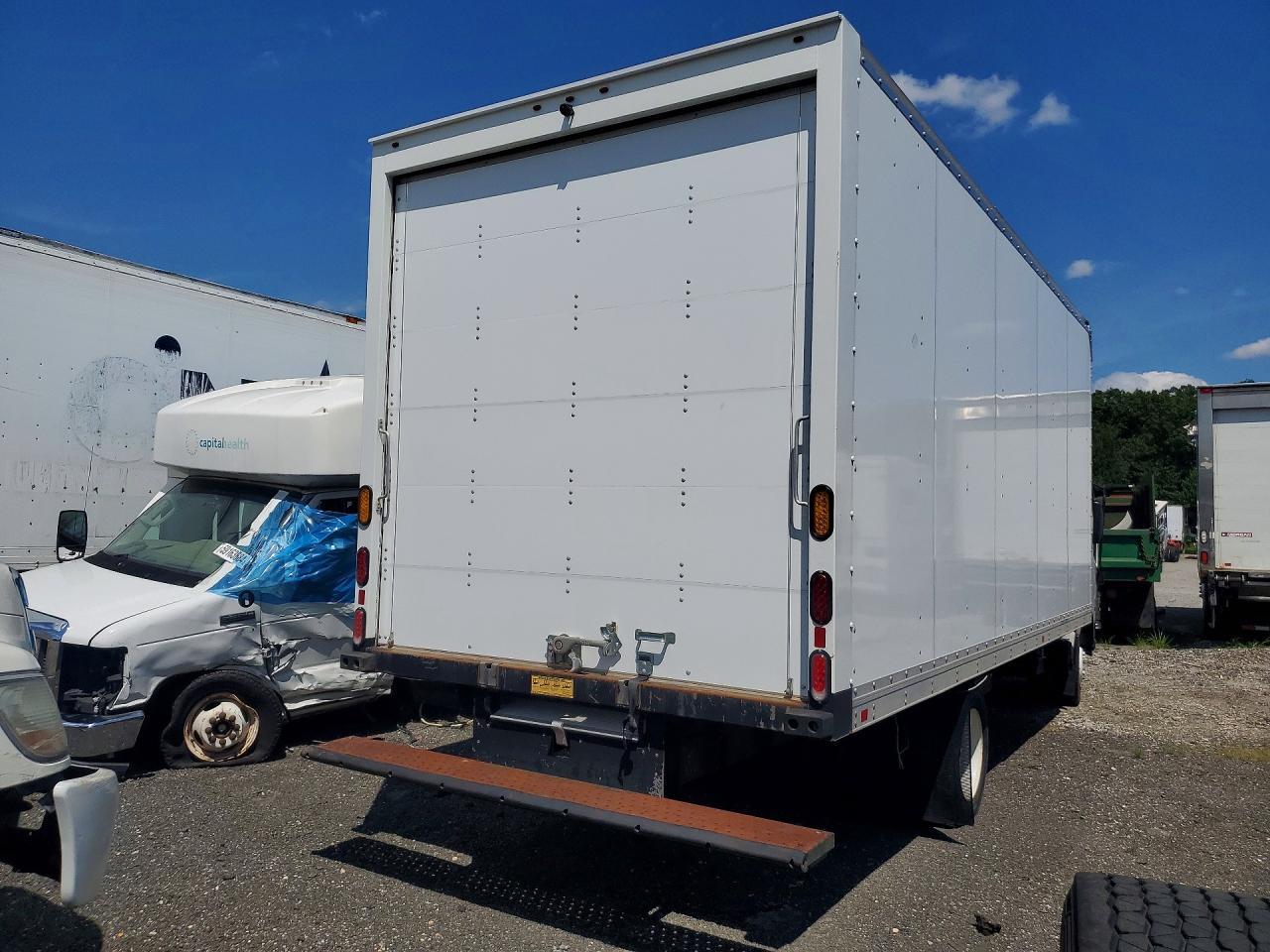 2024 Isuzu Npr Hd Box Truck - Image 3
