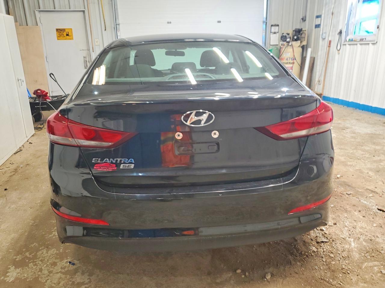 2018 Hyundai Elantra Se - Image 6