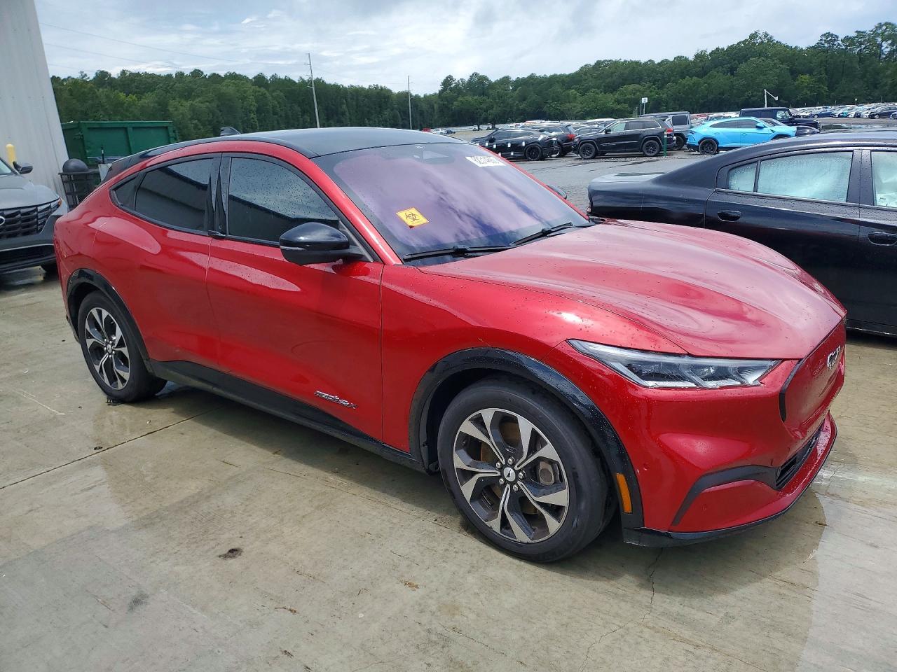 2021 Ford Mustang Mach-E Premium - Фото 4