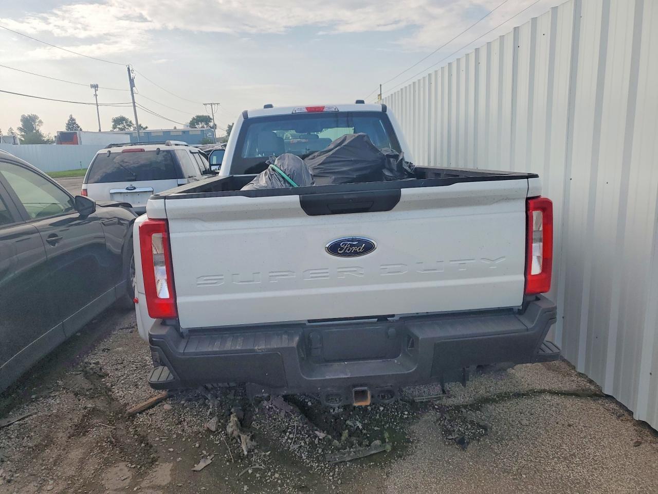 2025 Ford F350 Super Duty - Фото 6