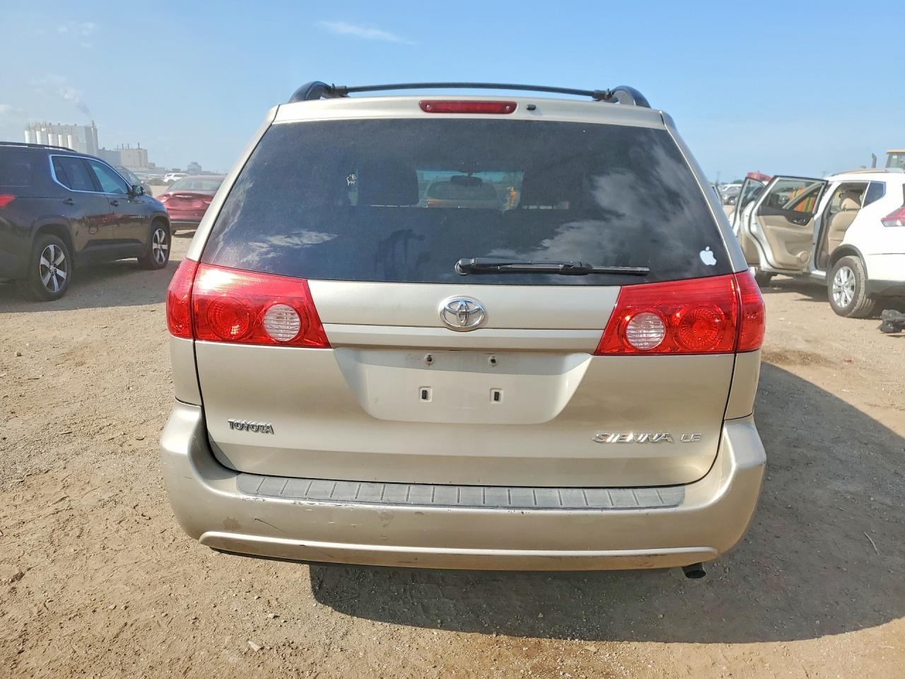2009 Toyota Sienna Le 7-Passenger - Фото 6