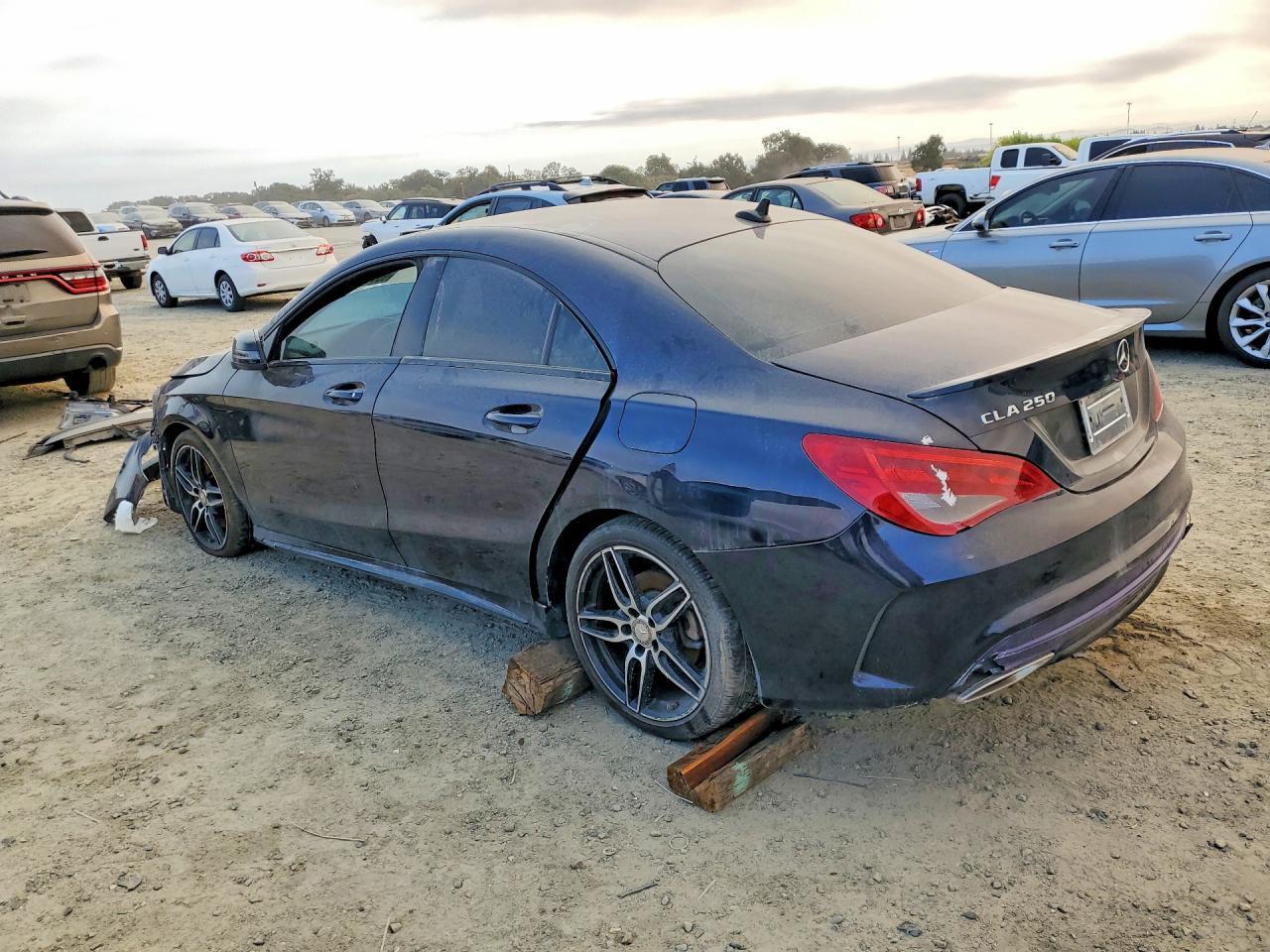 2017 Mercedes-Benz Cla 250 - Фото 2