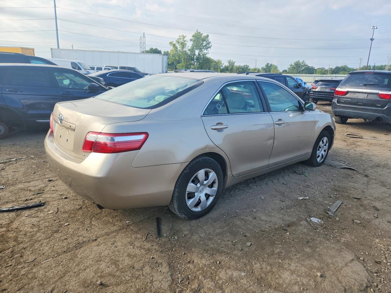 2007 Toyota Camry Le - Фото 3