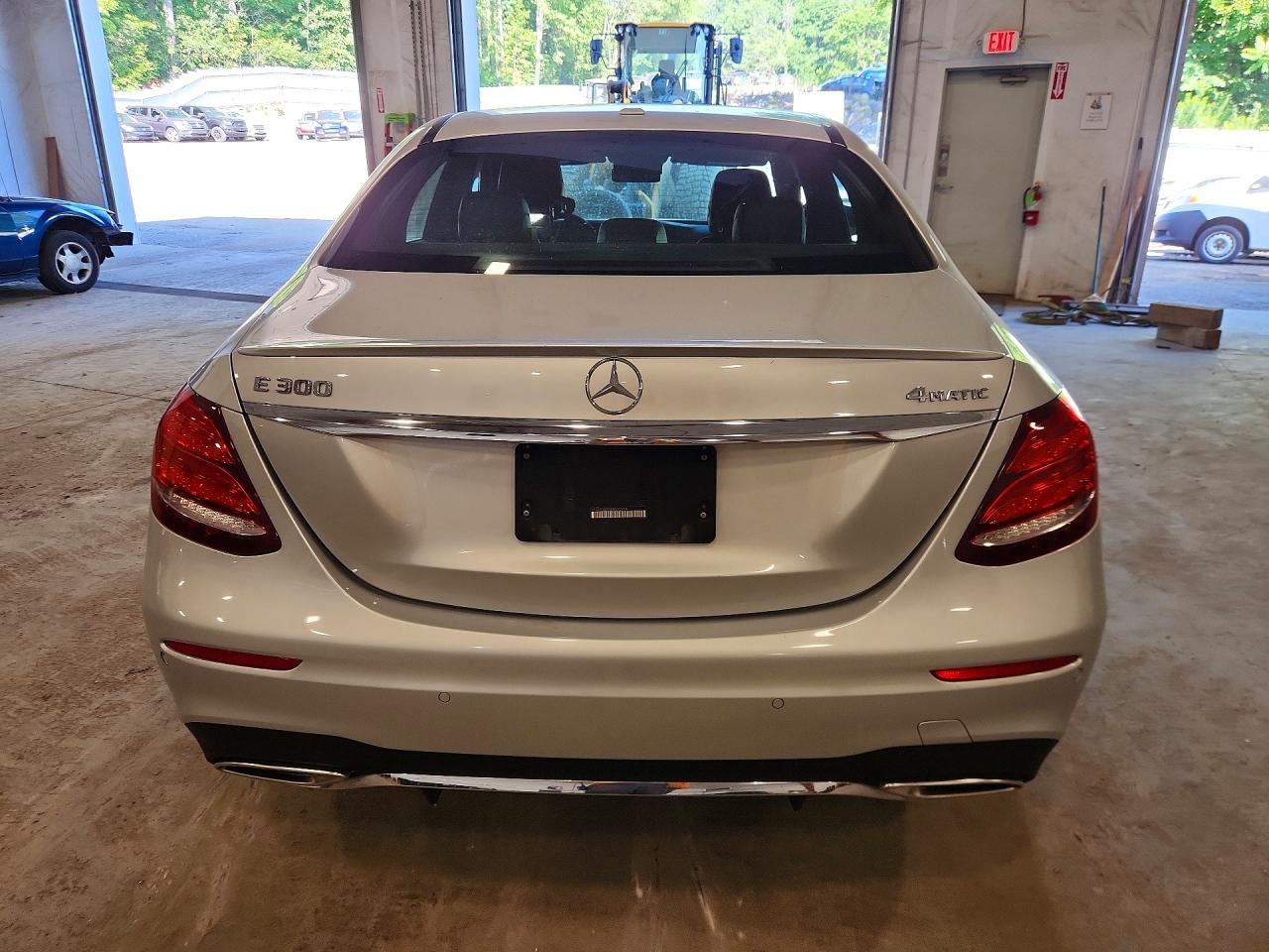 2019 Mercedes-Benz E 300 4Matic - Image 6