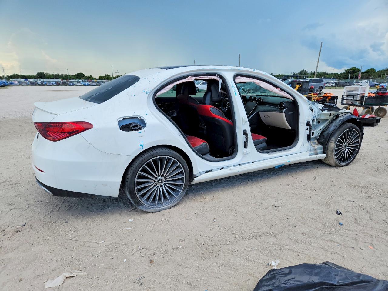 2024 Mercedes-Benz C 300 - Фото 3