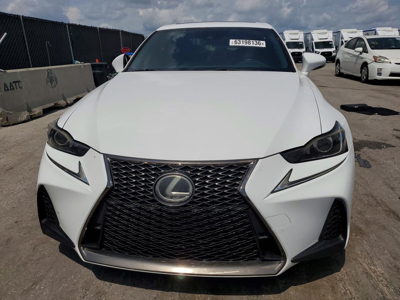 2019 Lexus Is 300 - Фото 5