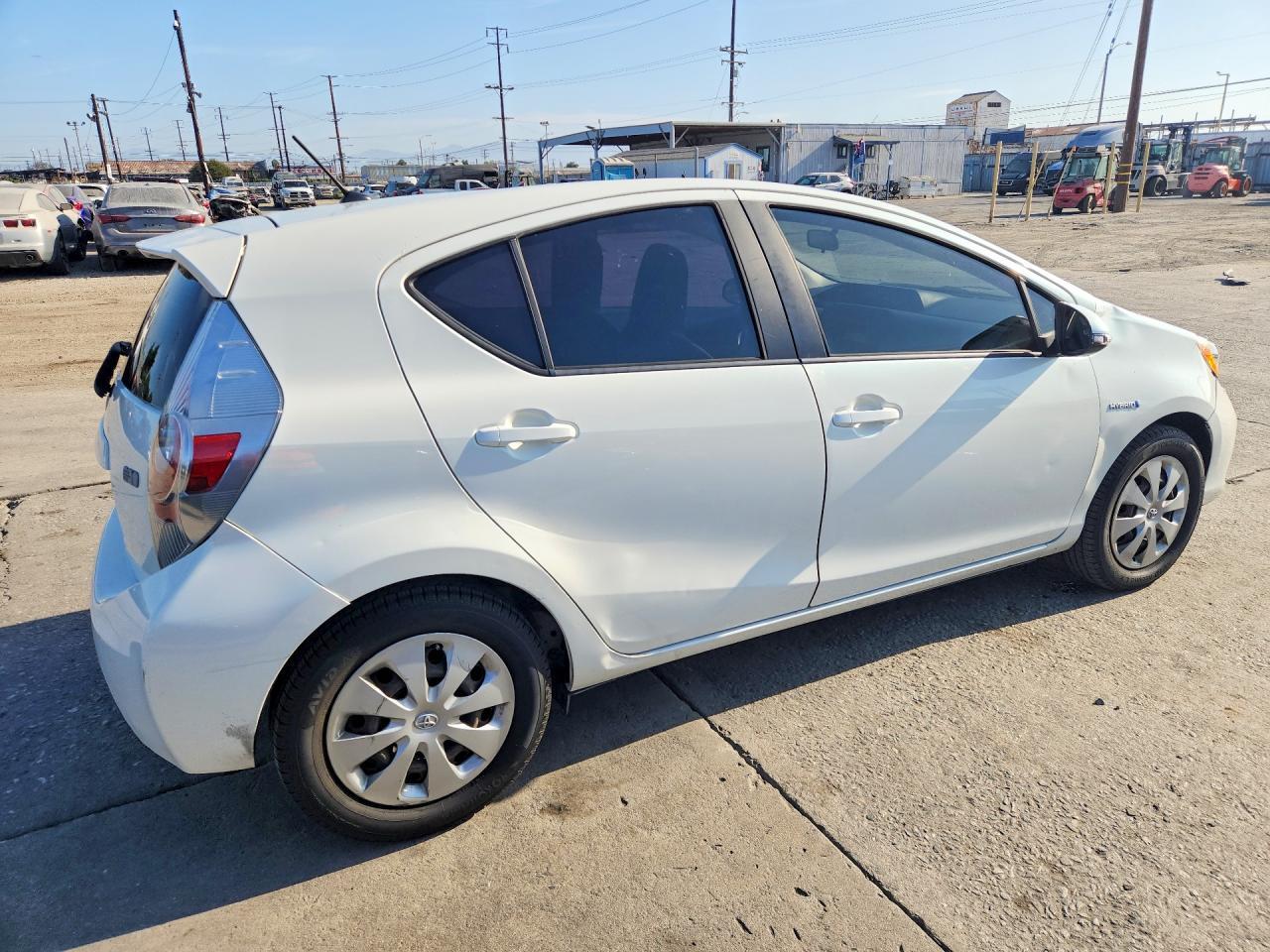 2014 Toyota Prius C One - Image 3