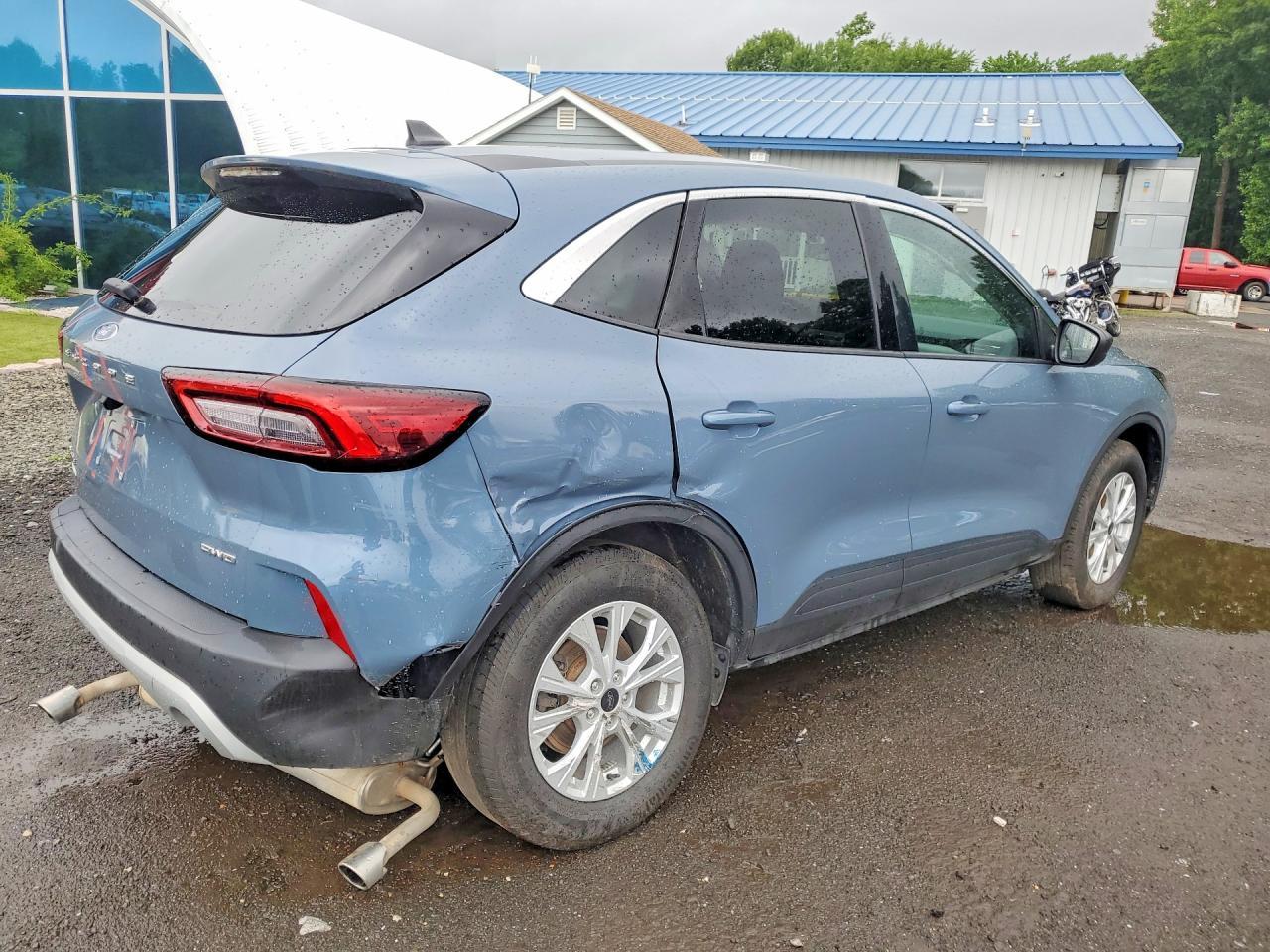 2024 Ford Escape Active - Image 3