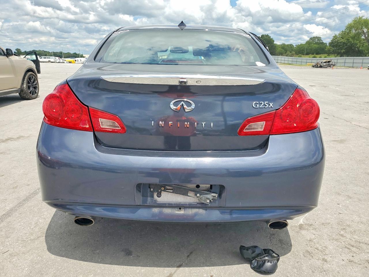 2011 Infi G - Фото 6