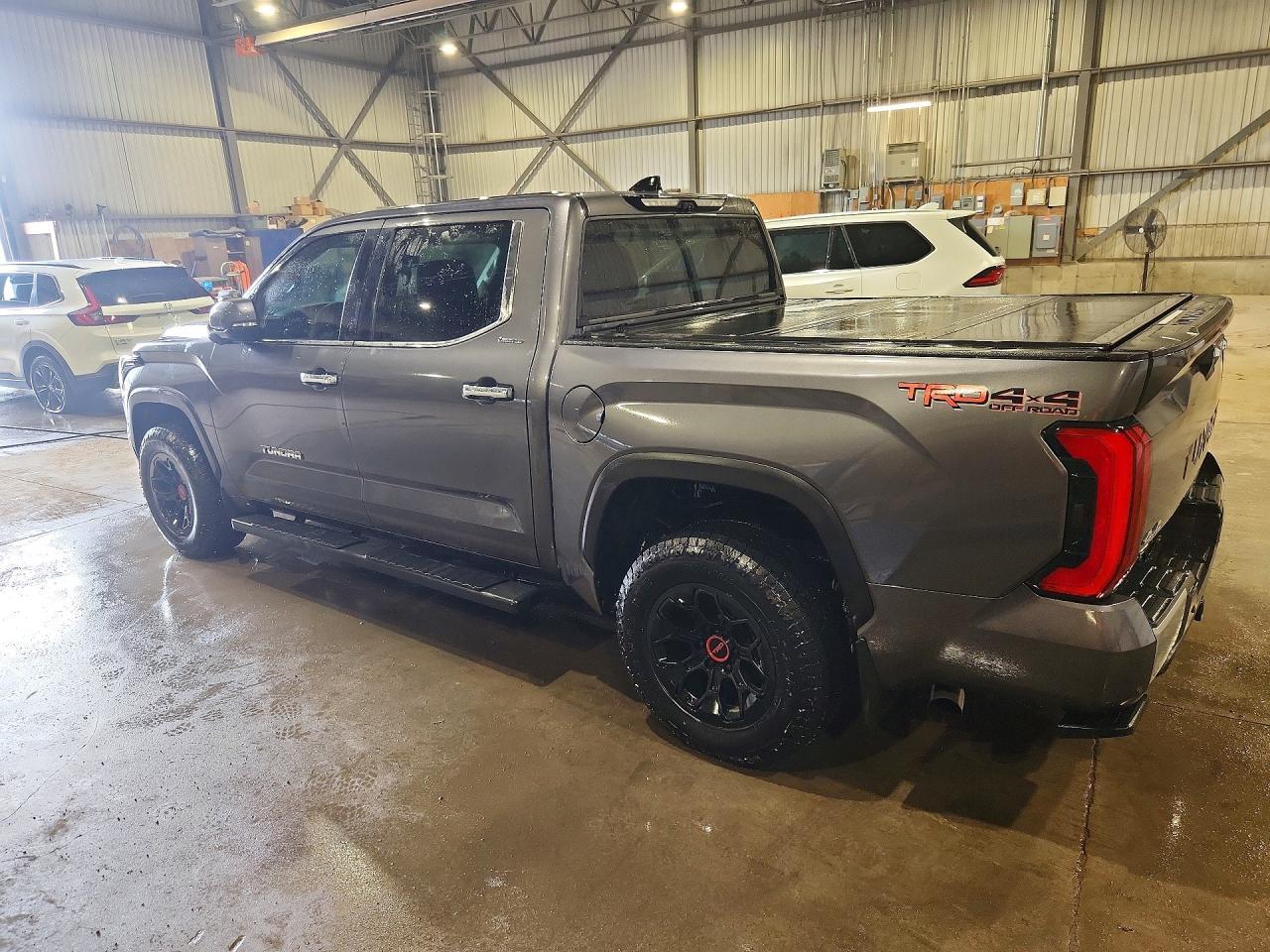 2023 Toyota Tundra Crewmax Limited - Фото 2
