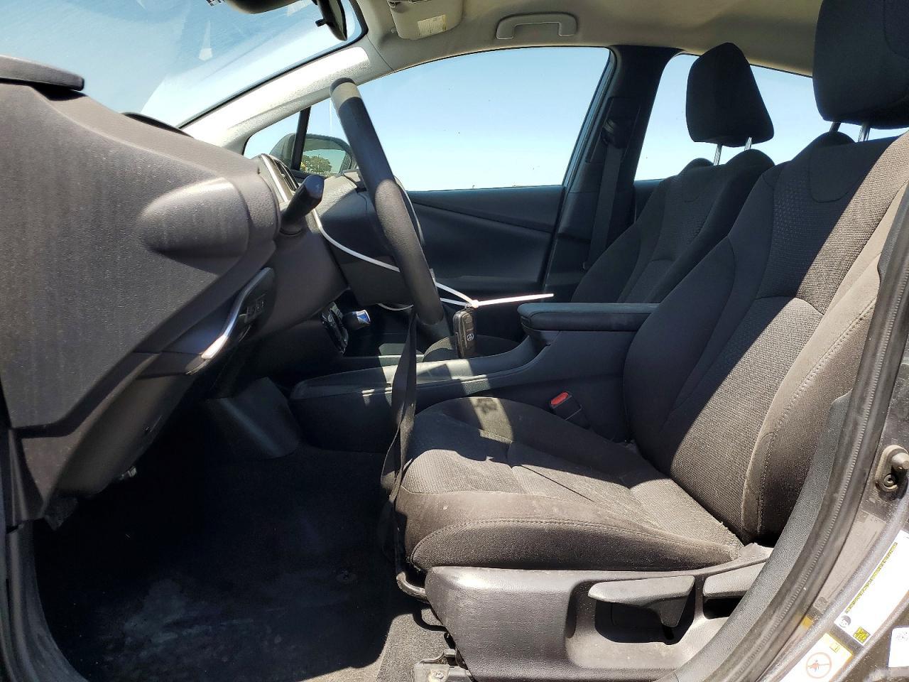 2021 Toyota Prius Le - Image 7