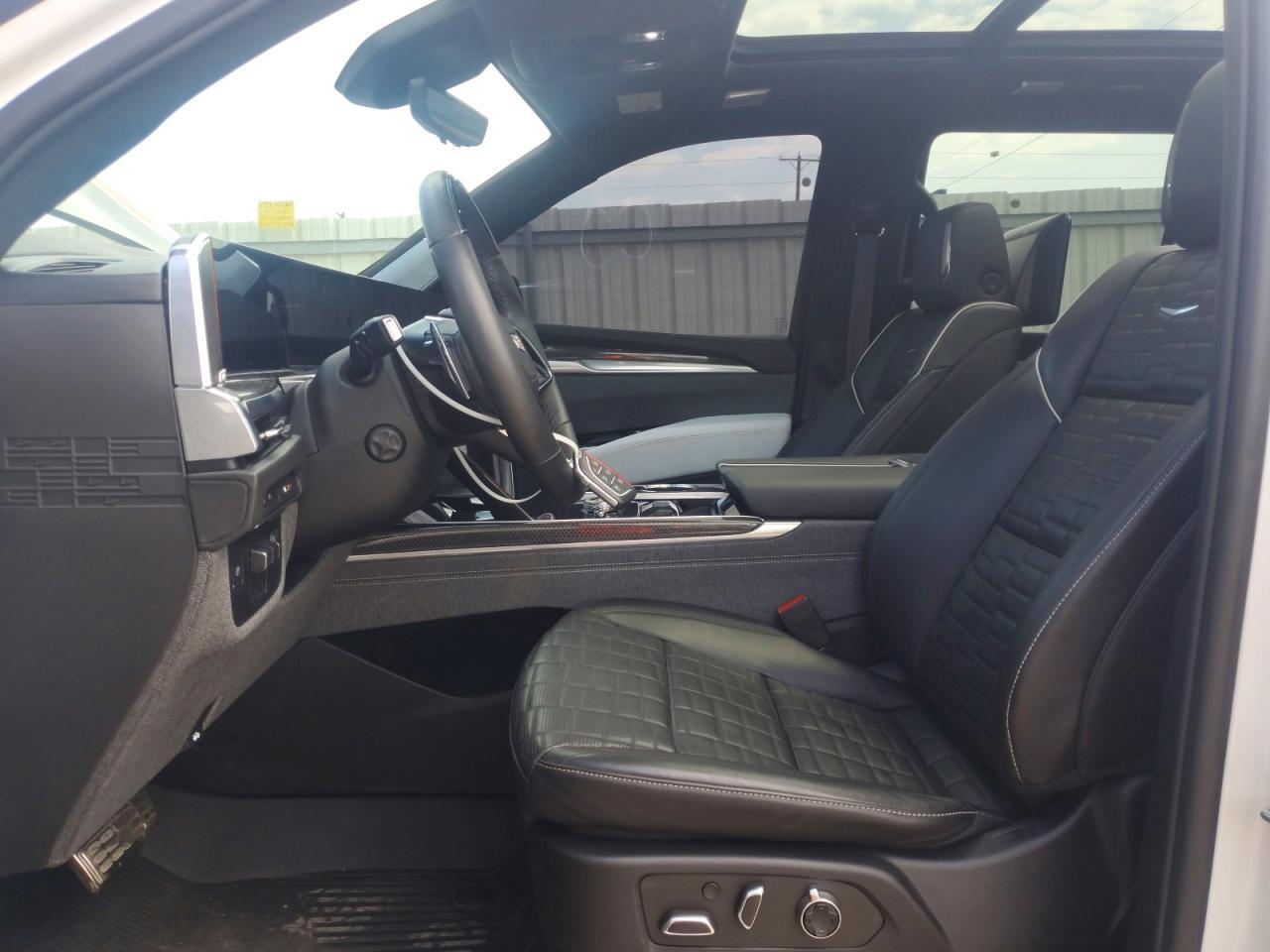 2025 Cadillac Escalade V - Фото 7