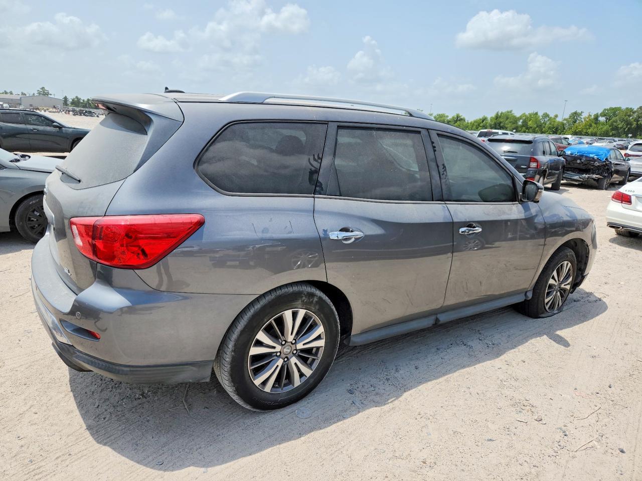 2017 Nissan Pathfinder Sl - Фото 3