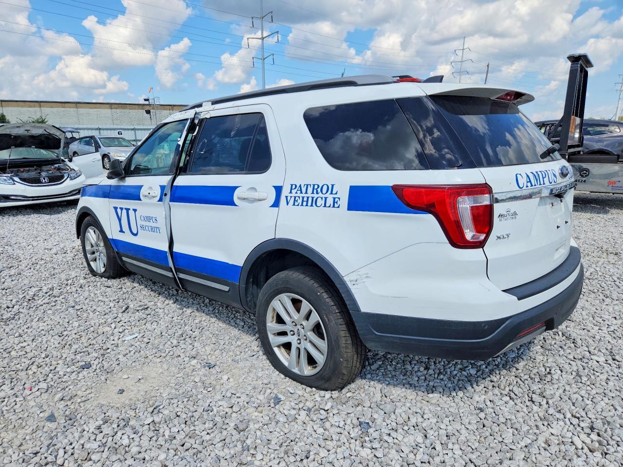 2019 Ford Explorer Xlt - Image 2