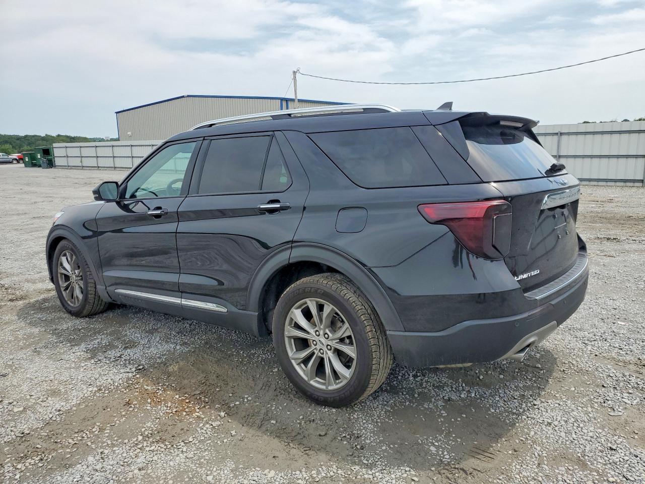 2023 Ford Explorer Limited - Image 2