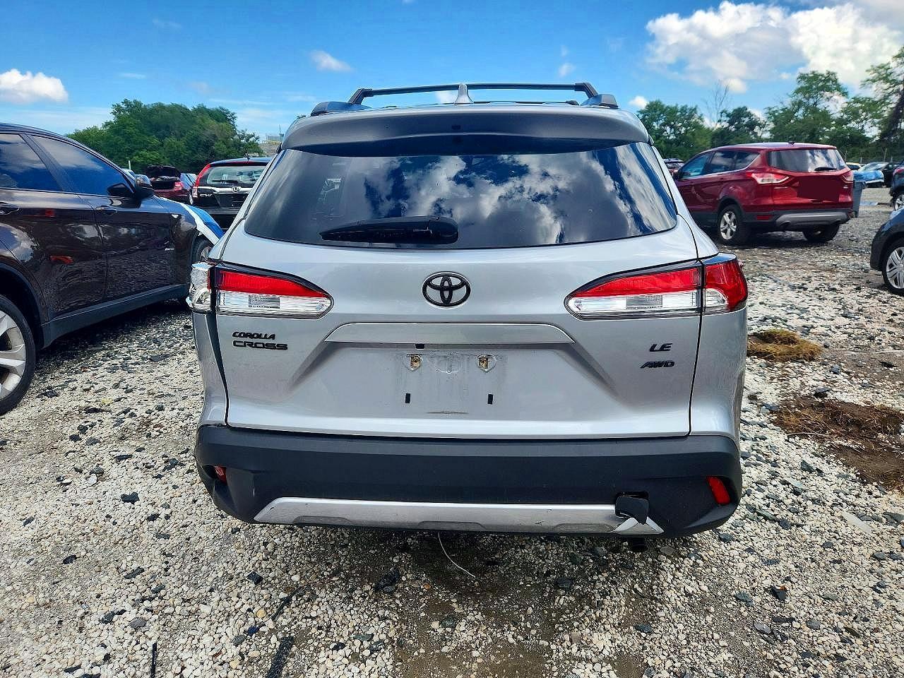 2023 Toyota Corolla Cross Le - Image 6