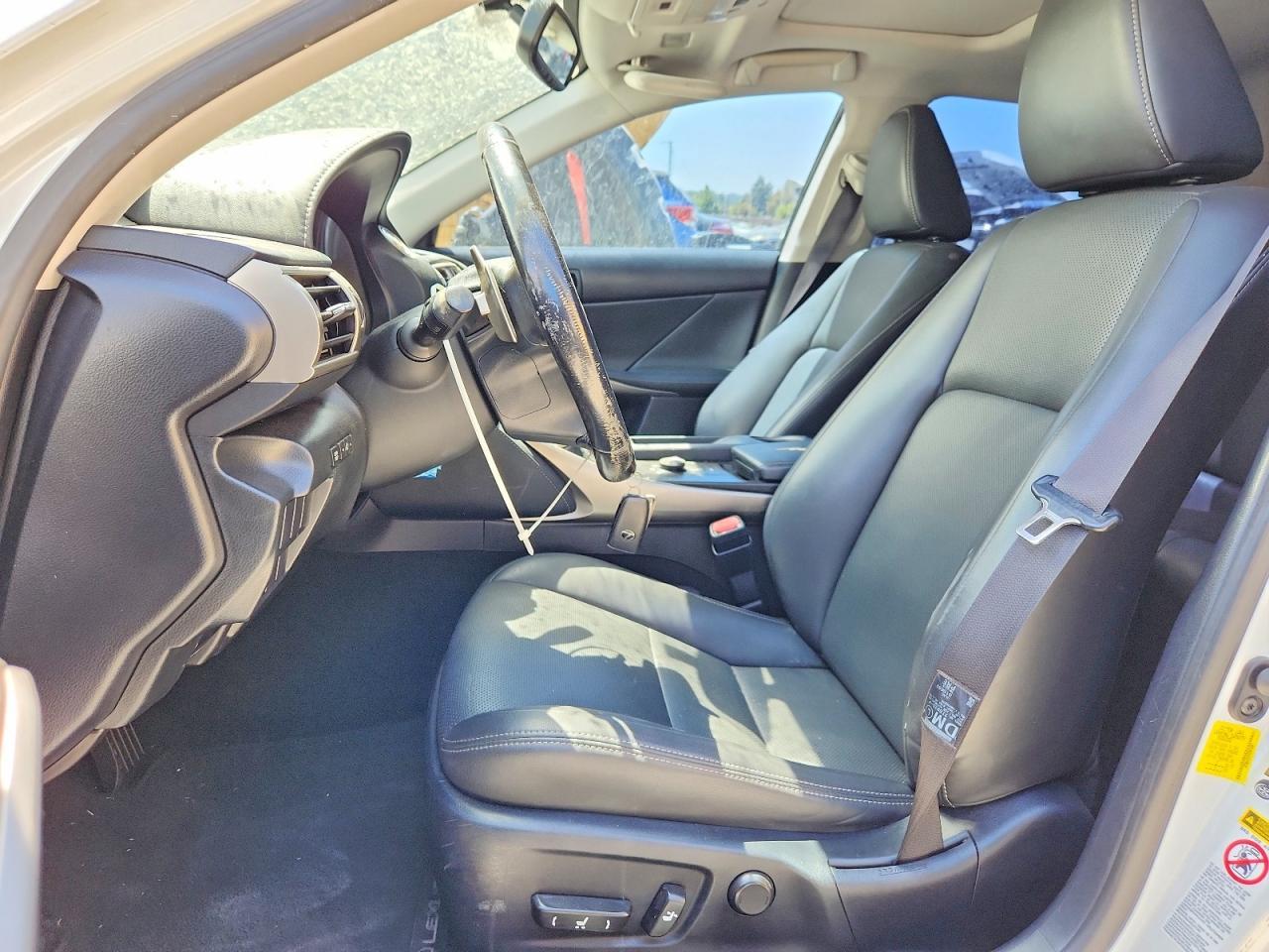 2016 Lexus Is 200T - Фото 7