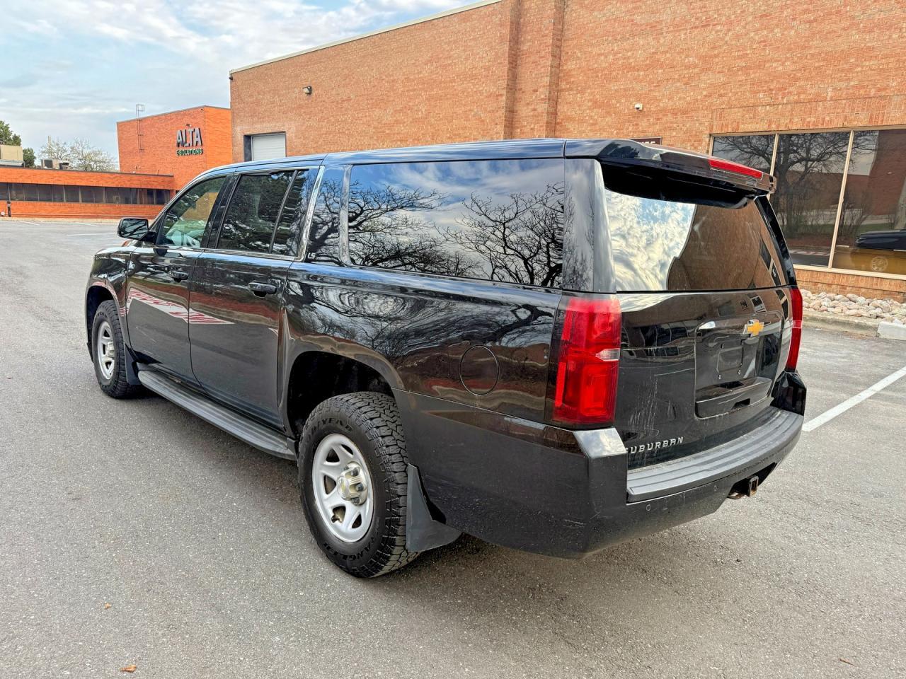 2015 Chevrolet Suburban K1500 - Image 3
