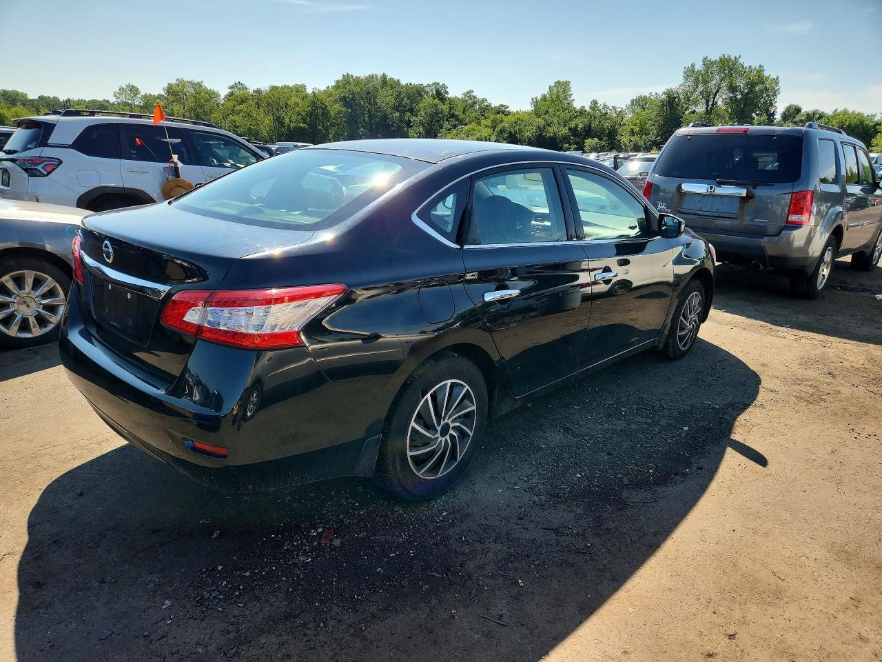 2015 Nissan Sentra S - Фото 3