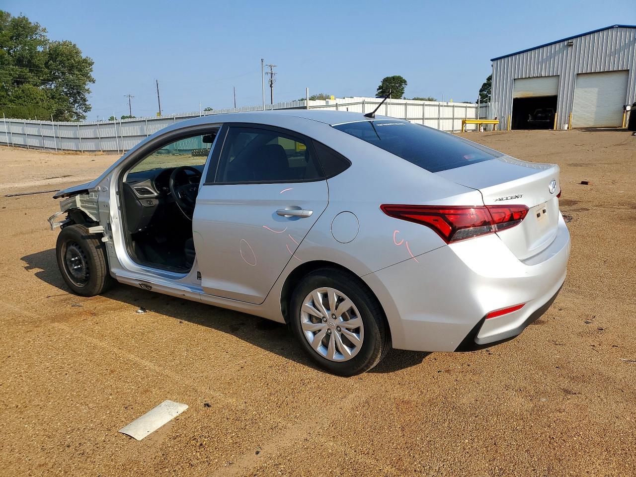 2021 Hyundai Accent Se - Image 2