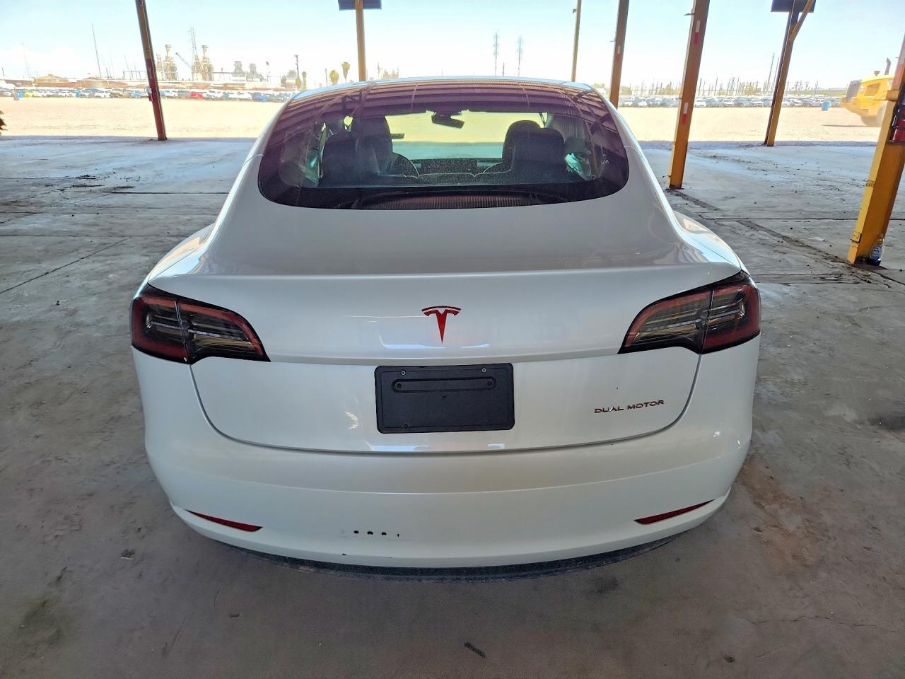 2023 Tesla Model 3 - Фото 6