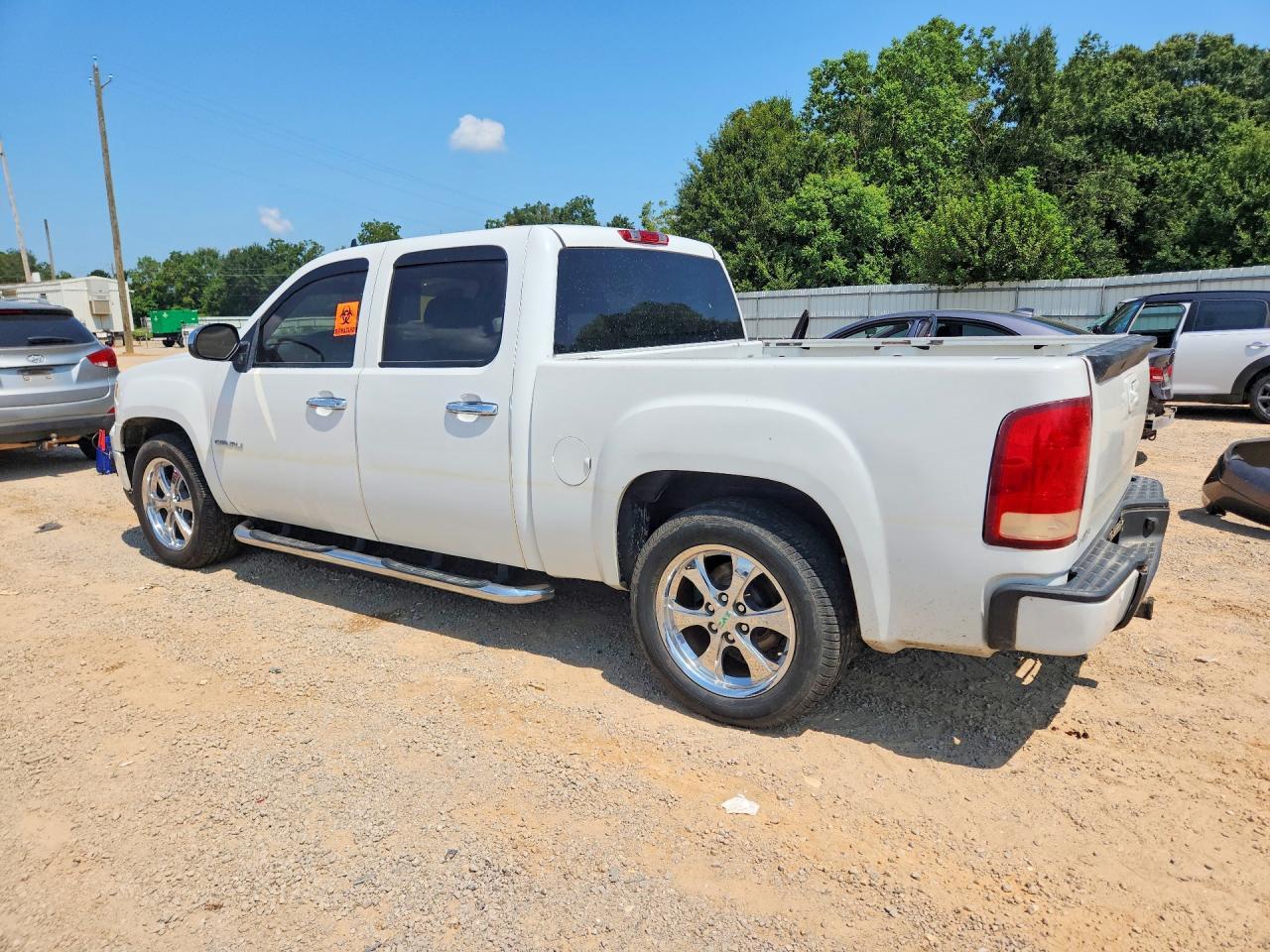 2010 GMC Sierra K1500 Denali - Image 2