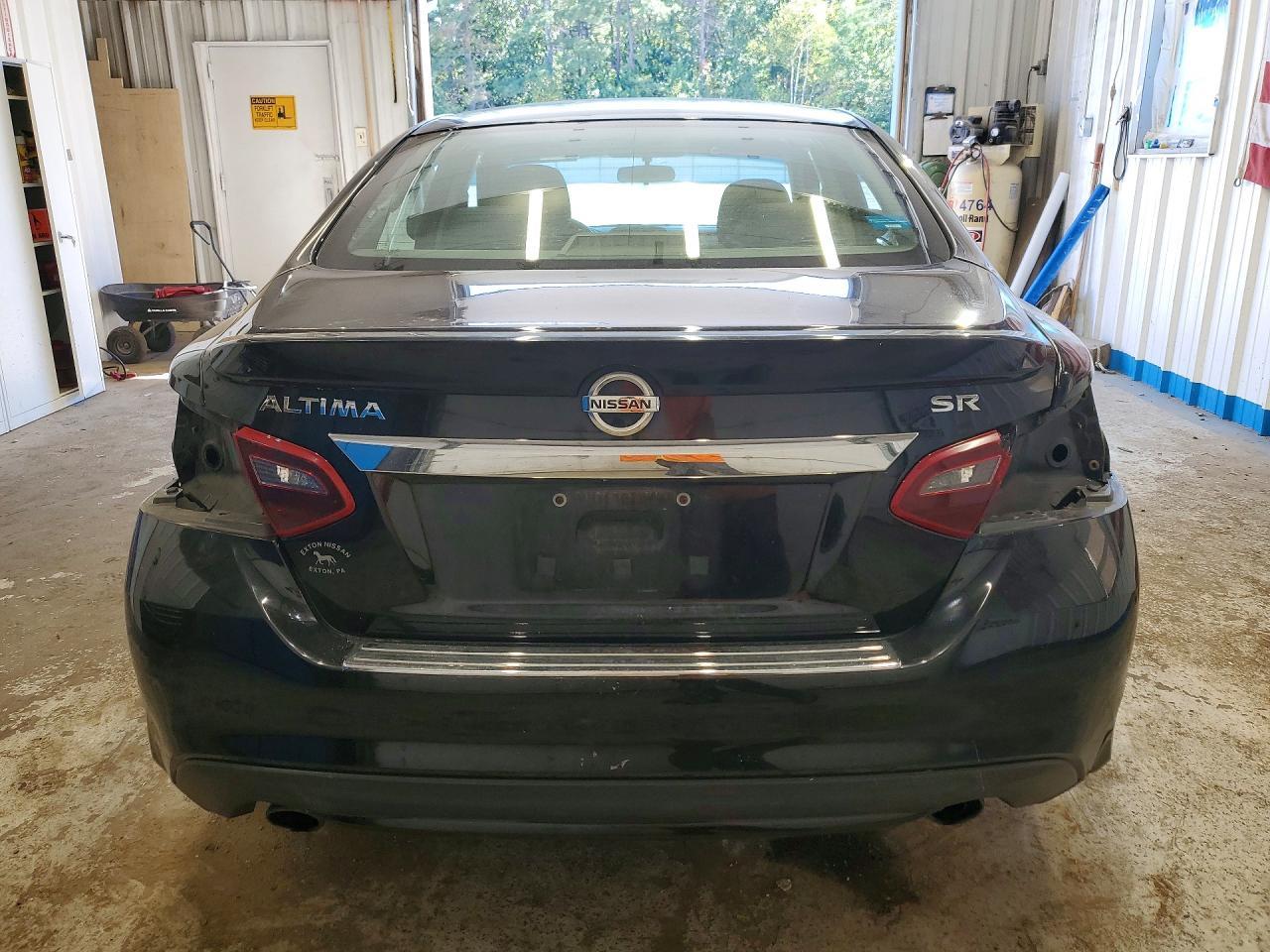 2017 Nissan Altima 2.5 Sr - Image 6