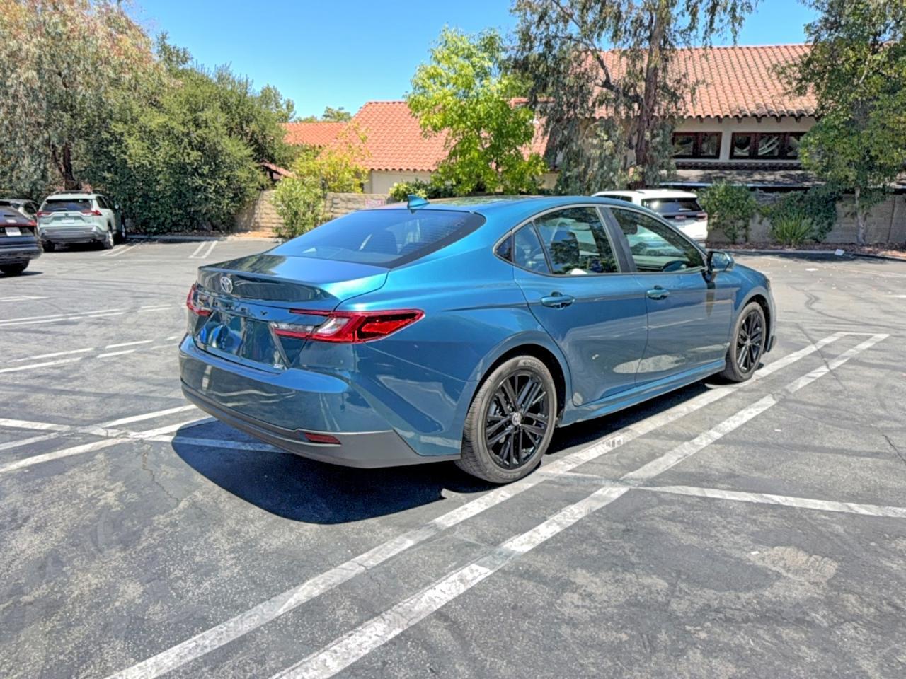 2026 Toyota Camry Se - Image 4