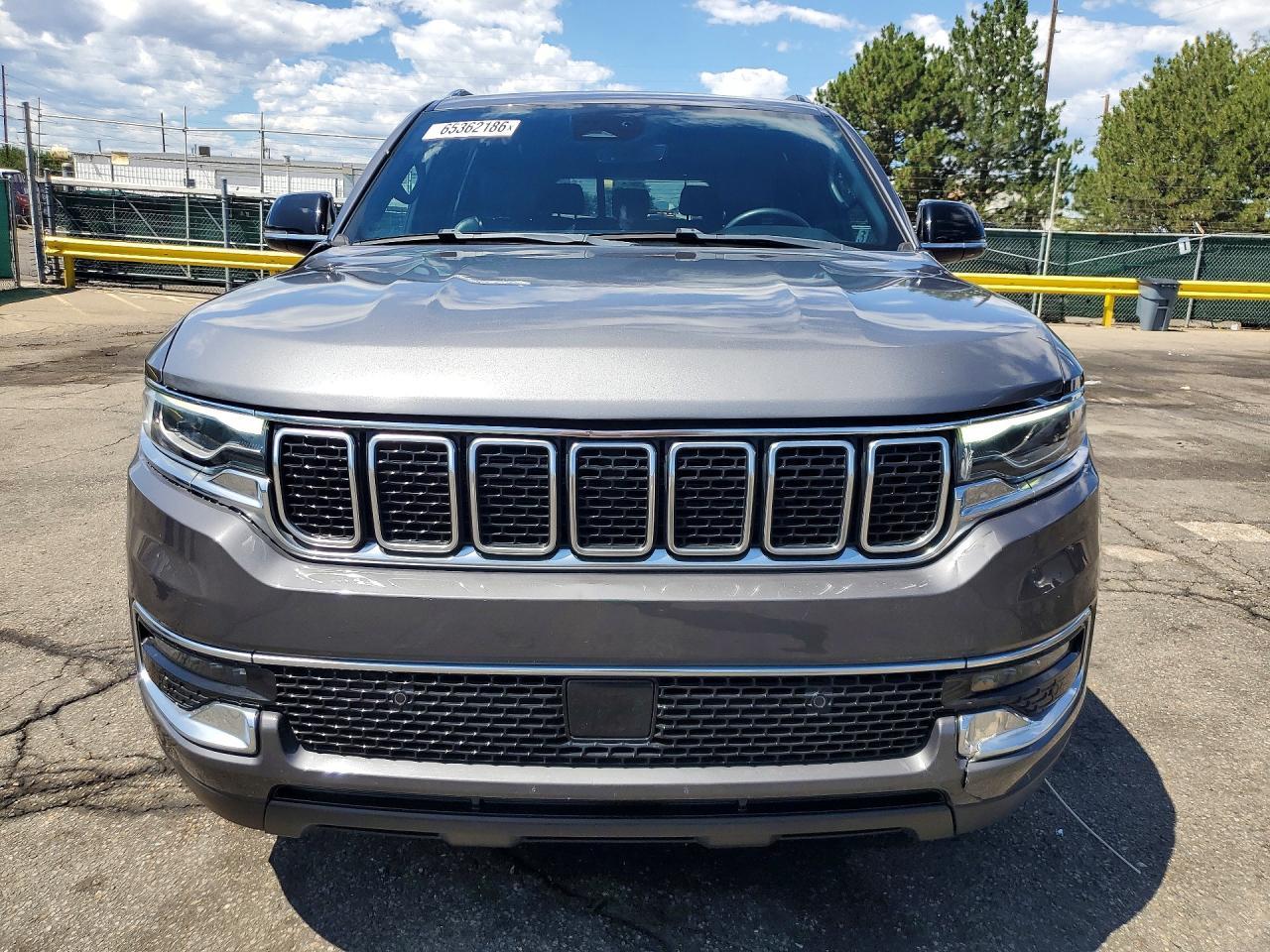 2024 Jeep Wagoneer L Series I - Image 5
