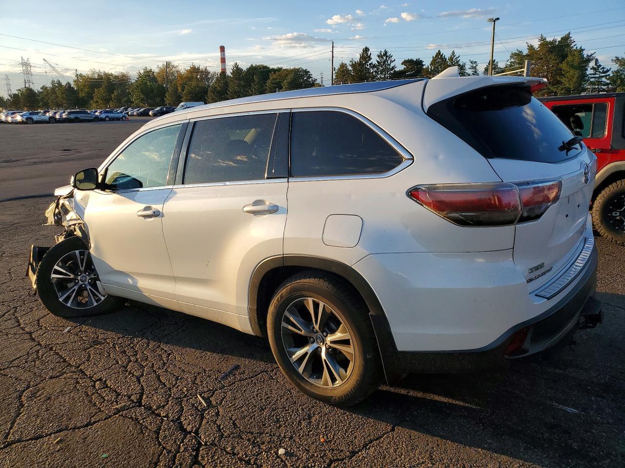 2016 Toyota Highlander Xle - Фото 2