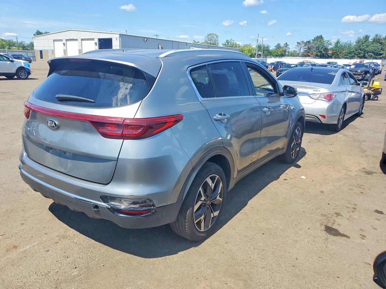 2020 Kia Sportage Ex - Image 3