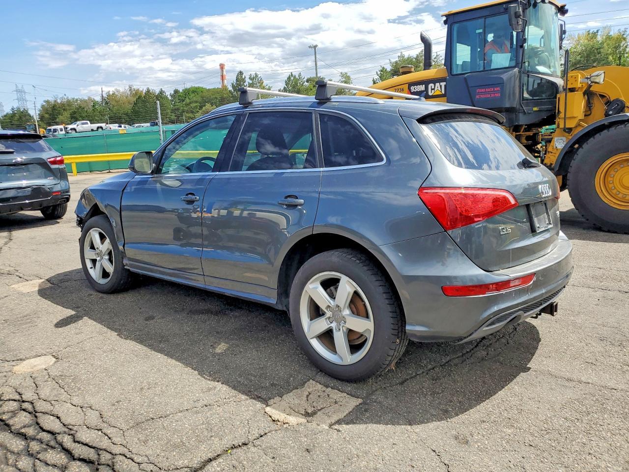 2012 Audi Q5 Premium Plus - Image 2
