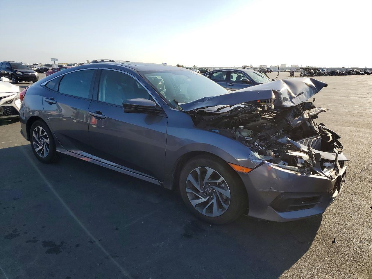 2018 Honda Civic Ex - Image 4