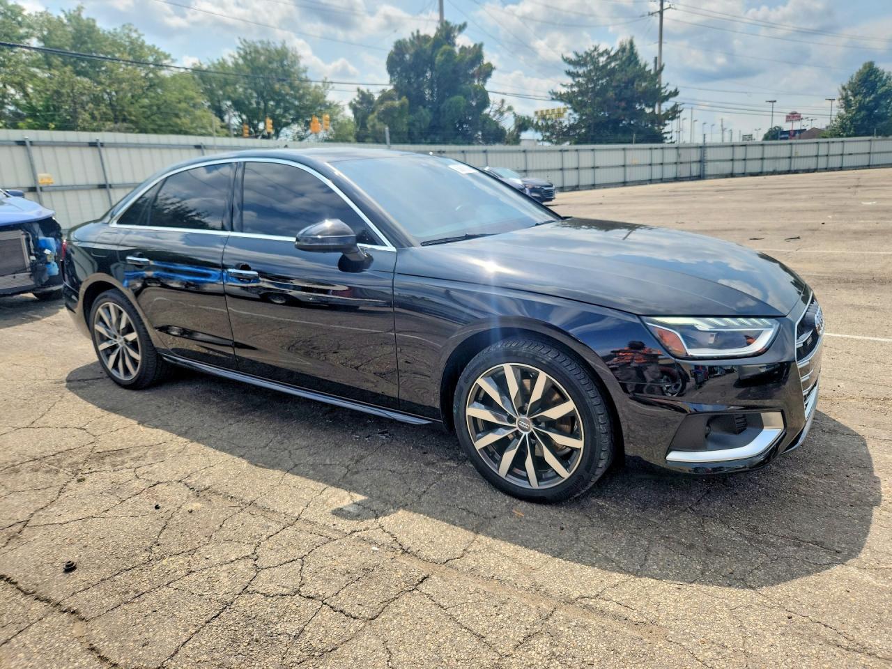 2021 Audi A4 Premium Plus 40 - Фото 4
